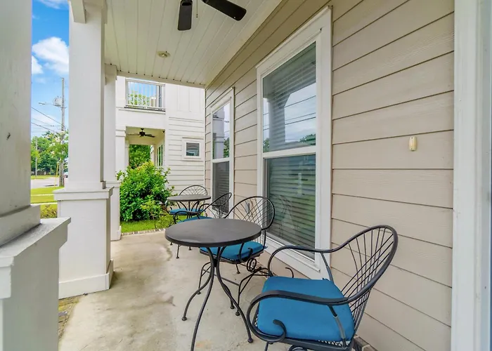 Romana Hideaway & Juliet Haven -family Friendly, Downtown Pensacola! Holiday home *