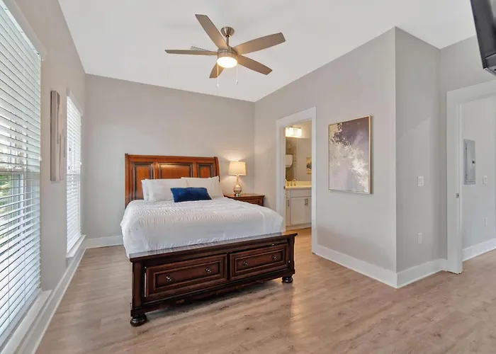 Holiday home Romana Hideaway & Juliet Haven -family Friendly, Downtown Pensacola! *